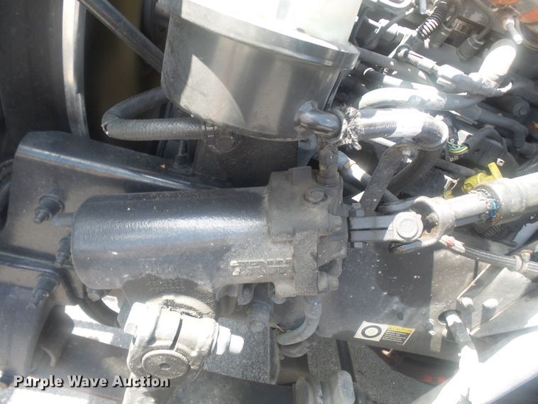 image for item DH3832 2013 Peterbilt 337  semi truck