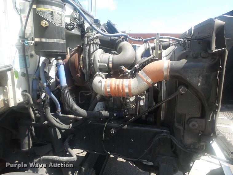 image for item DH3832 2013 Peterbilt 337  semi truck