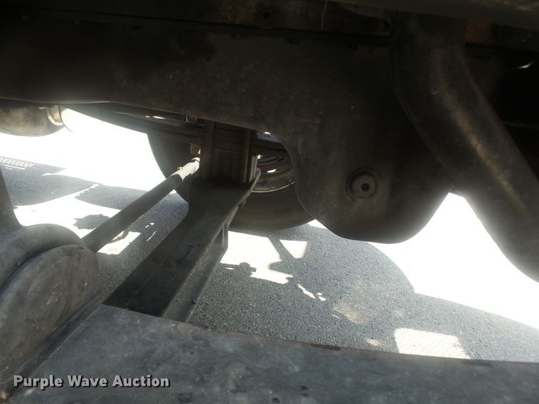 image for item DH3832 2013 Peterbilt 337  semi truck