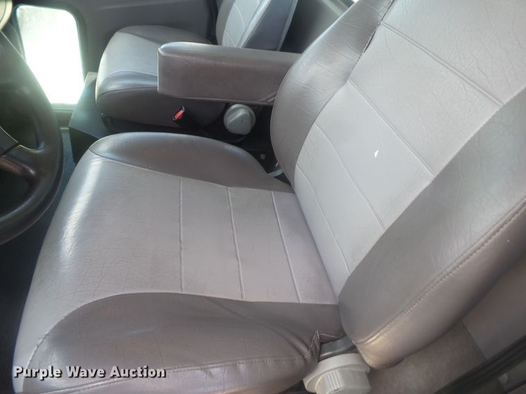 image for item DH3832 2013 Peterbilt 337  semi truck