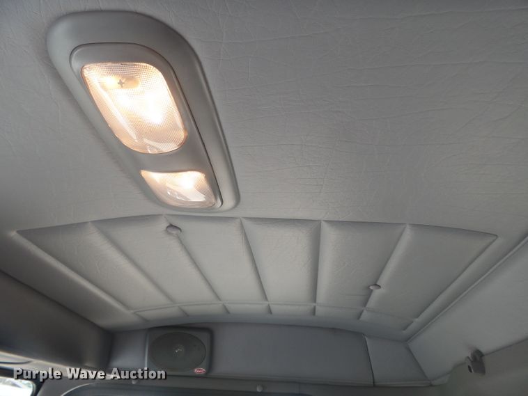 image for item DH3832 2013 Peterbilt 337  semi truck