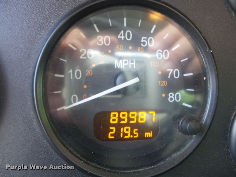 image for item DH3832 2013 Peterbilt 337  semi truck