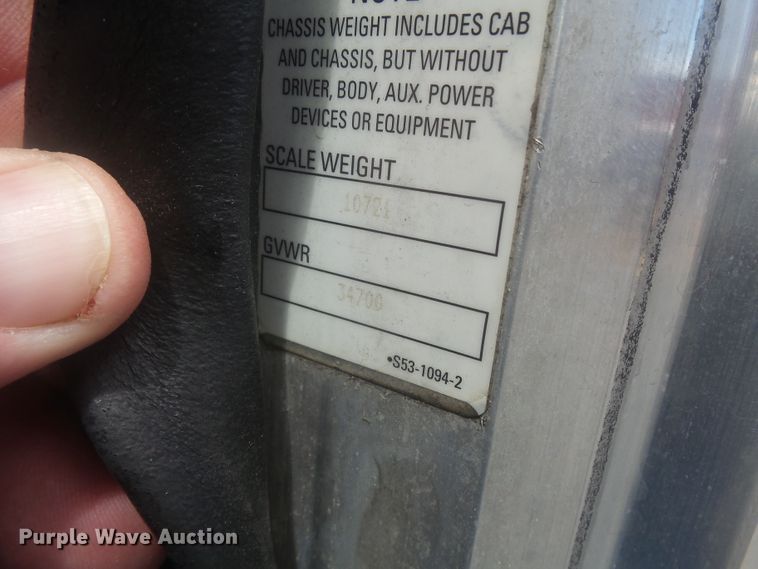 image for item DH3832 2013 Peterbilt 337  semi truck