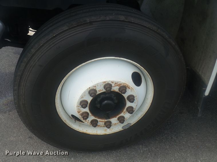 image for item DH3833 2008 International DuraStar 4400  semi truck