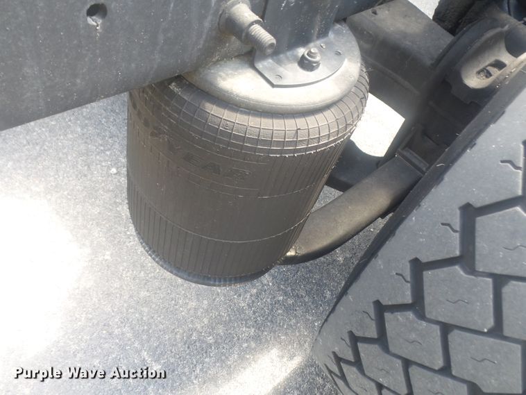 image for item DH3833 2008 International DuraStar 4400  semi truck