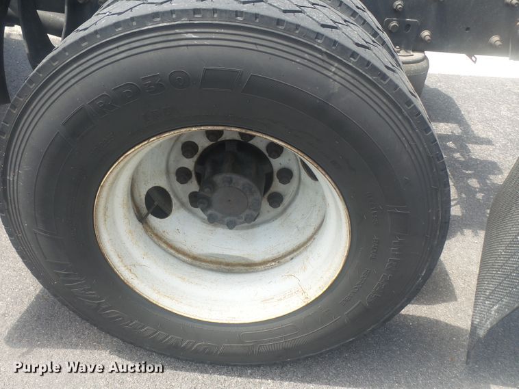 image for item DH3833 2008 International DuraStar 4400  semi truck