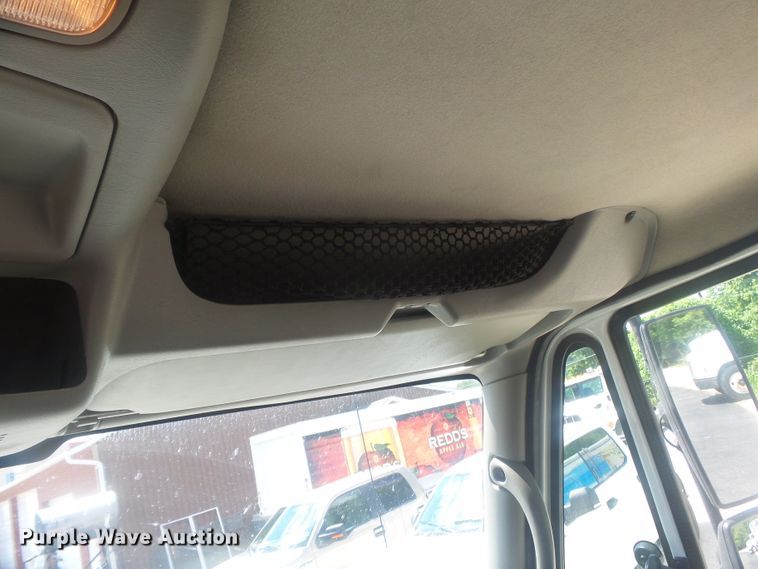 image for item DH3833 2008 International DuraStar 4400  semi truck