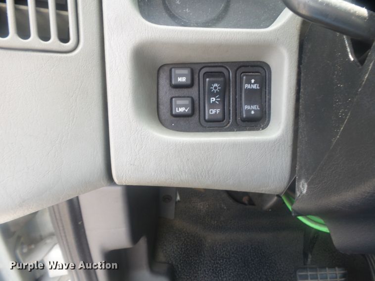 image for item DH3833 2008 International DuraStar 4400  semi truck