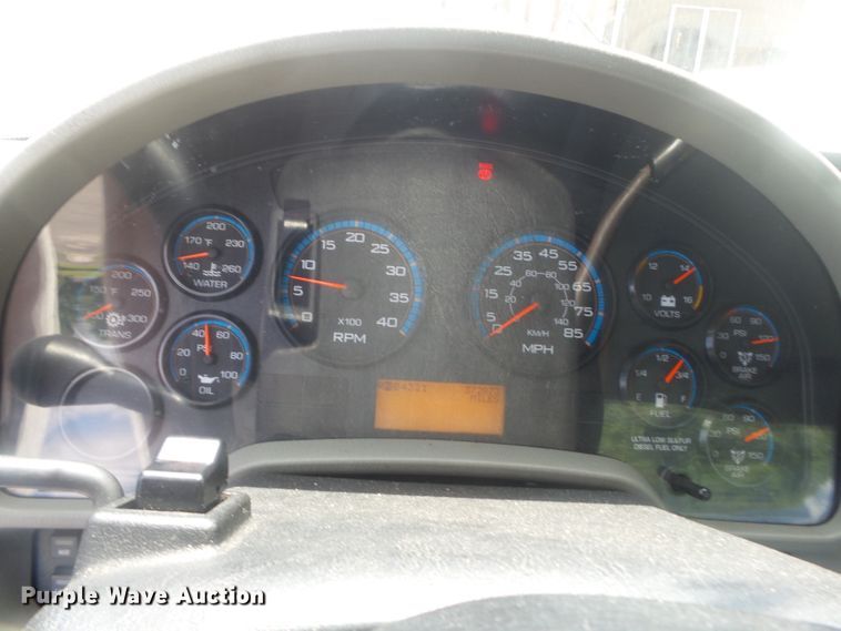 image for item DH3833 2008 International DuraStar 4400  semi truck