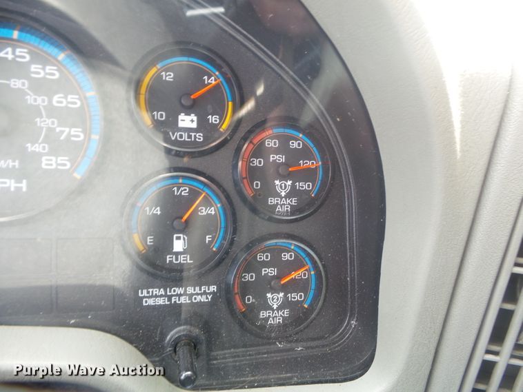 image for item DH3833 2008 International DuraStar 4400  semi truck