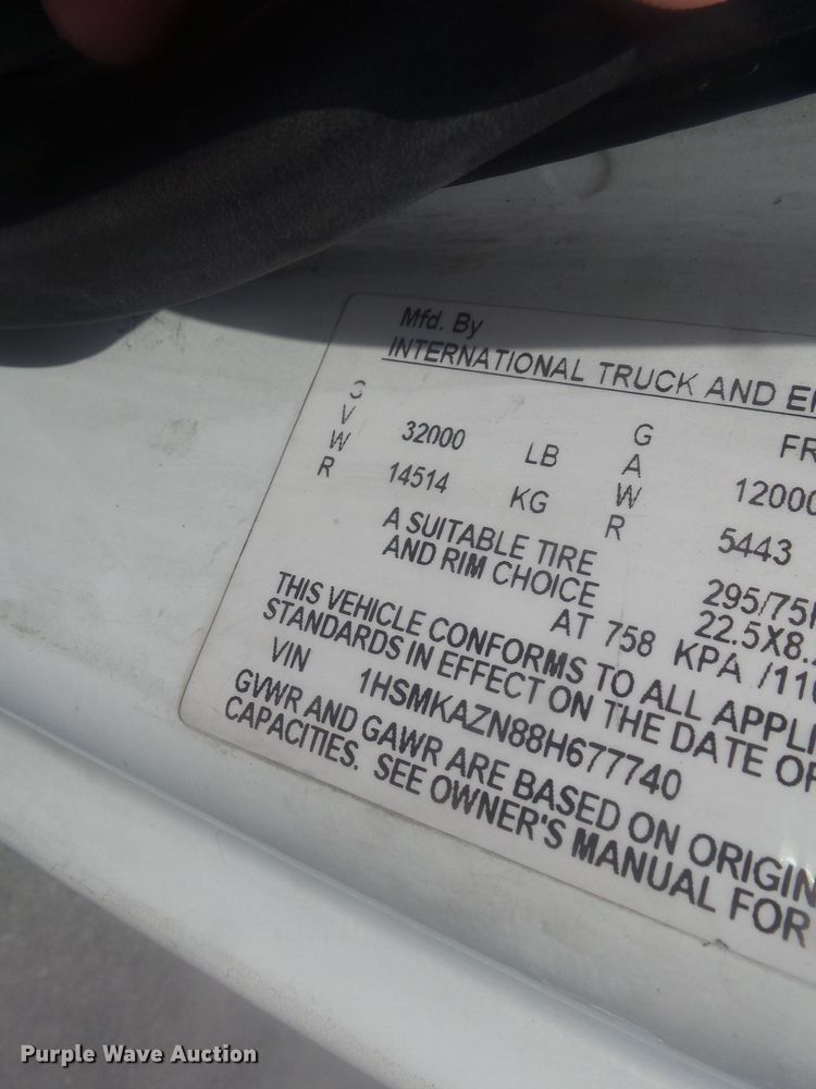 image for item DH3833 2008 International DuraStar 4400  semi truck