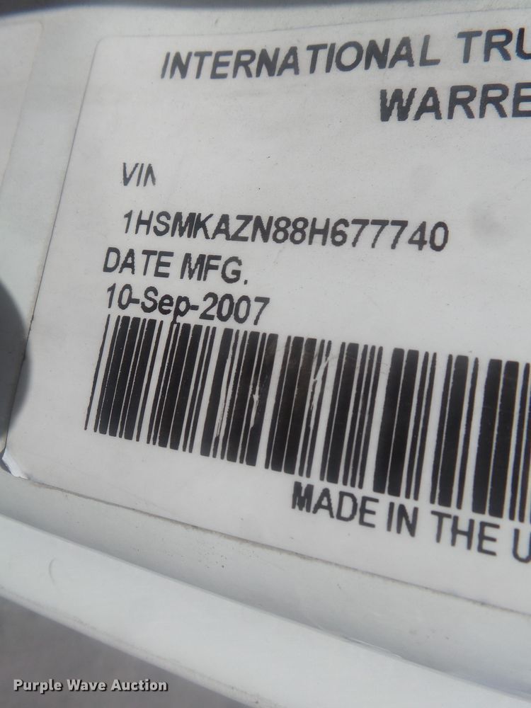 image for item DH3833 2008 International DuraStar 4400  semi truck