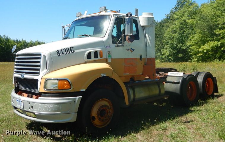 image for item DH5144 1998 Ford LA9000  semi truck