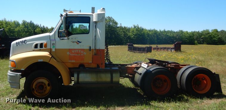 image for item DH5144 1998 Ford LA9000  semi truck