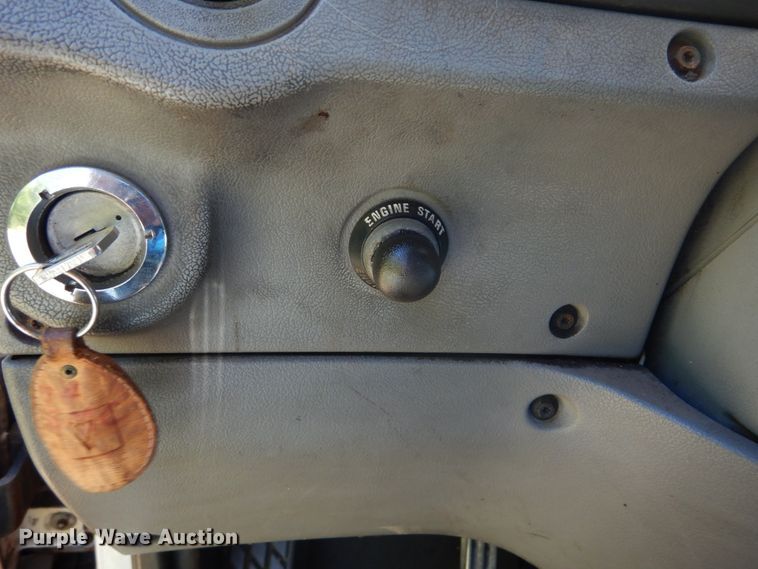 image for item DH5144 1998 Ford LA9000  semi truck