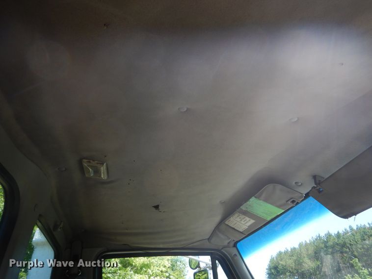 image for item DH5144 1998 Ford LA9000  semi truck