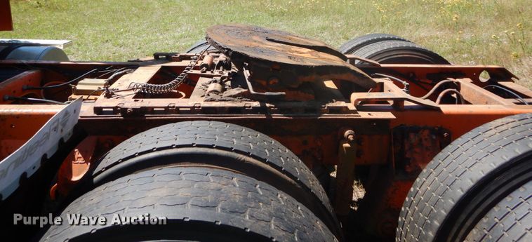 image for item DH5144 1998 Ford LA9000  semi truck