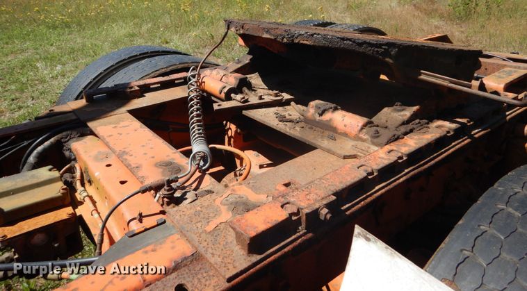 image for item DH5144 1998 Ford LA9000  semi truck