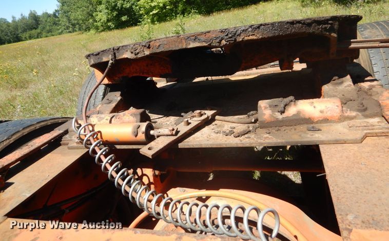 image for item DH5144 1998 Ford LA9000  semi truck