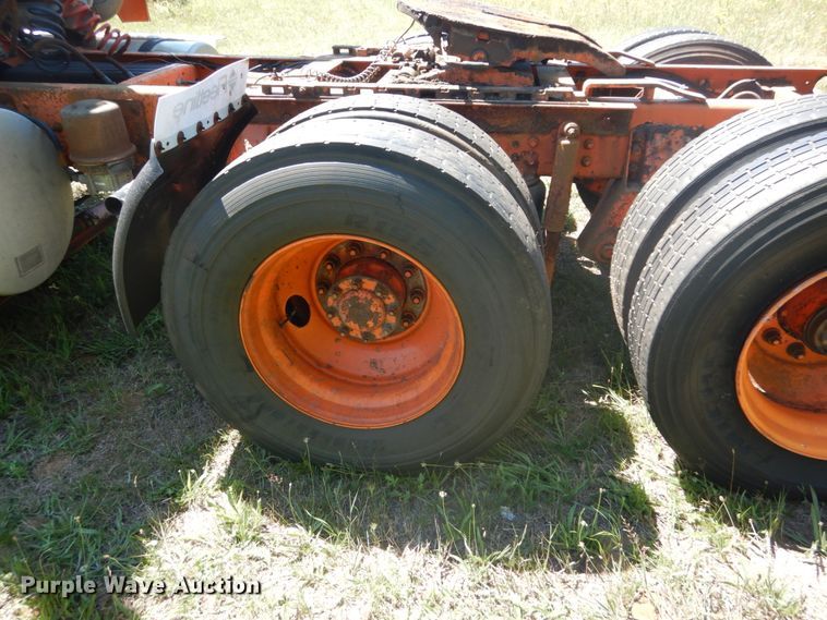 image for item DH5144 1998 Ford LA9000  semi truck