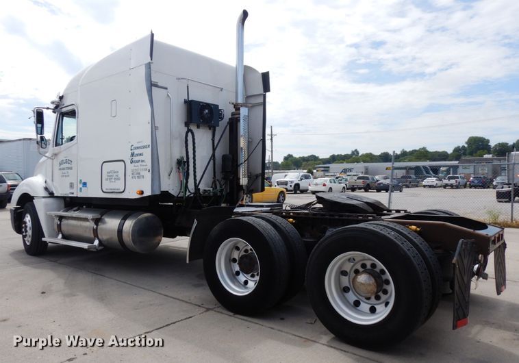 image for item DH6519 2005 Freightliner Columbia CL120  semi truck