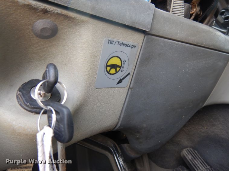 image for item DH6519 2005 Freightliner Columbia CL120  semi truck