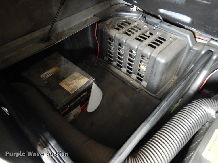 image for item DH6519 2005 Freightliner Columbia CL120  semi truck