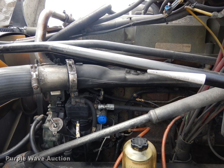 image for item DH6519 2005 Freightliner Columbia CL120  semi truck