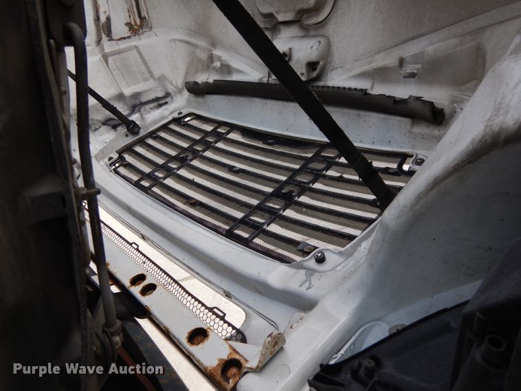 image for item DH6519 2005 Freightliner Columbia CL120  semi truck