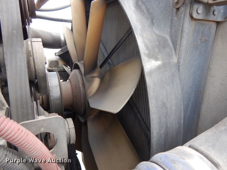 image for item DH6519 2005 Freightliner Columbia CL120  semi truck