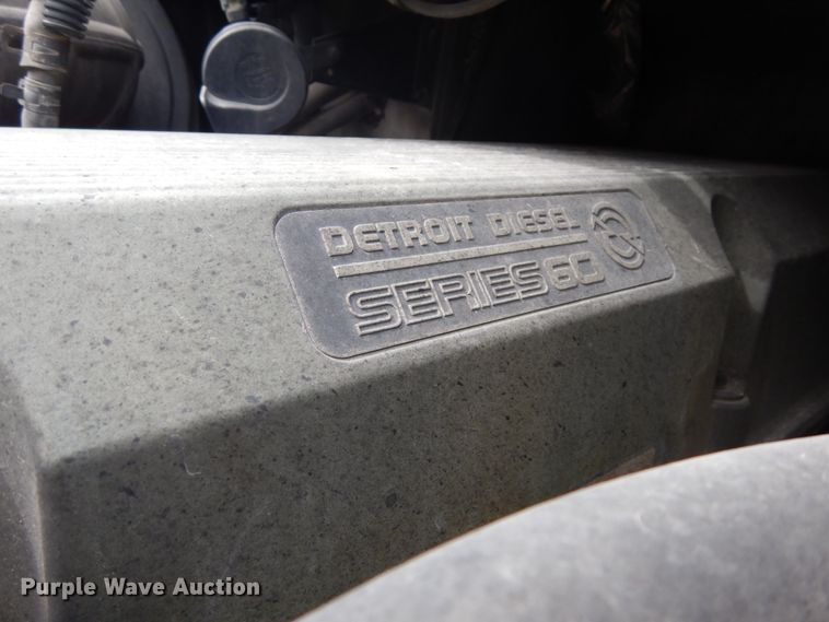 image for item DH6519 2005 Freightliner Columbia CL120  semi truck