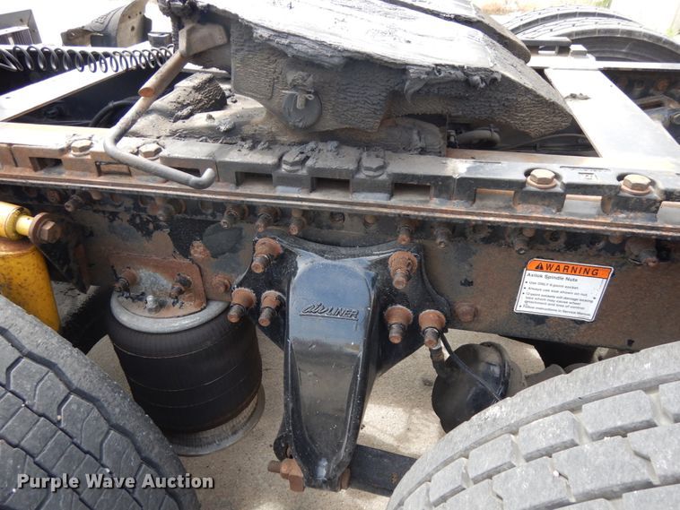 image for item DH6519 2005 Freightliner Columbia CL120  semi truck