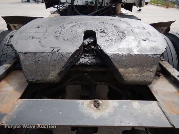 image for item DH6519 2005 Freightliner Columbia CL120  semi truck