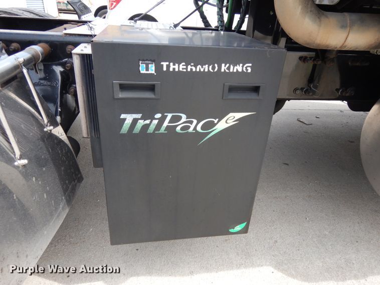 image for item DH6519 2005 Freightliner Columbia CL120  semi truck