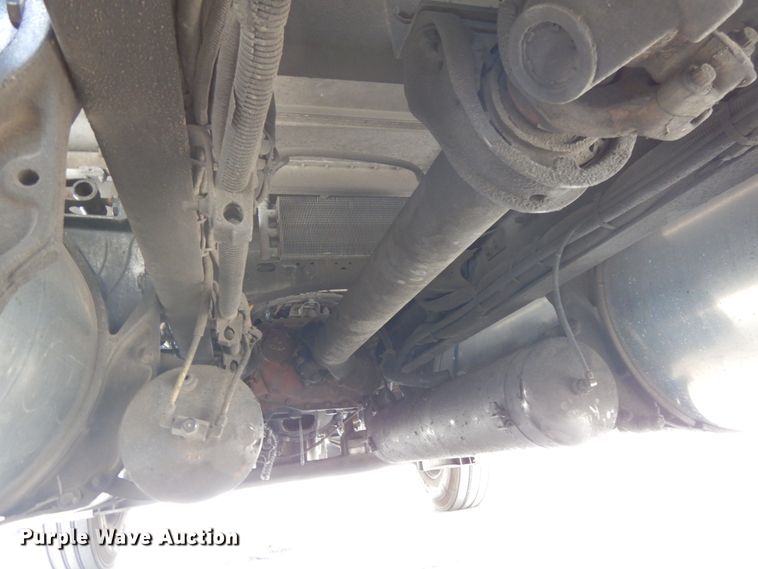 image for item DH6519 2005 Freightliner Columbia CL120  semi truck