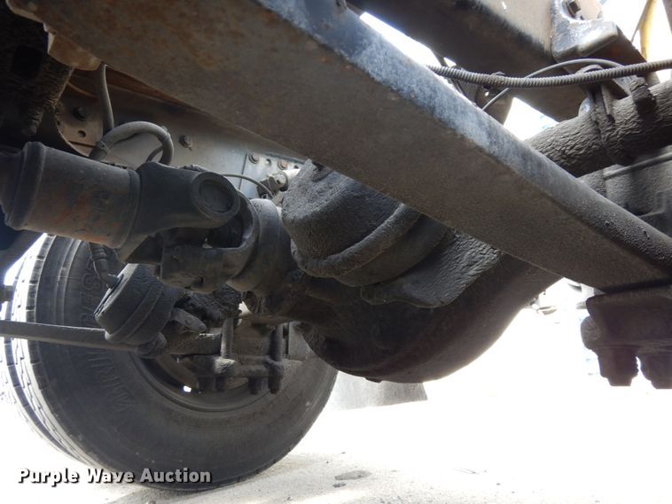 image for item DH6519 2005 Freightliner Columbia CL120  semi truck