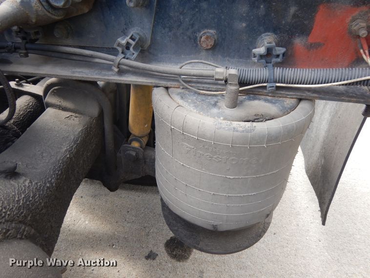 image for item DH6519 2005 Freightliner Columbia CL120  semi truck