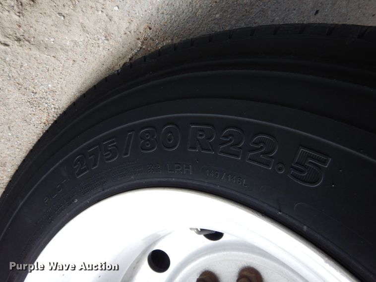 image for item DH6519 2005 Freightliner Columbia CL120  semi truck