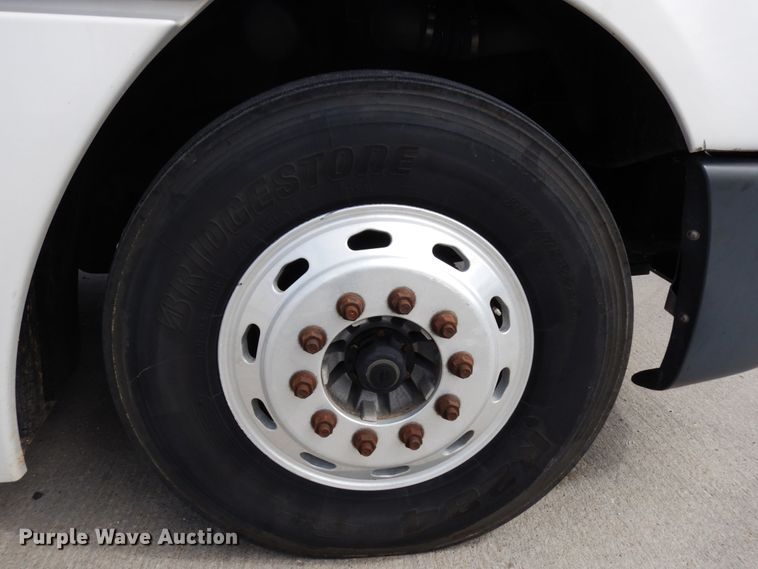 image for item DH6519 2005 Freightliner Columbia CL120  semi truck