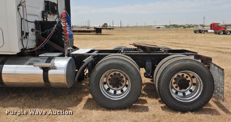 image for item DI0169 2012 Freightliner Cascadia  semi truck