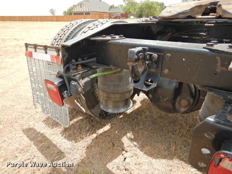 image for item DI0169 2012 Freightliner Cascadia  semi truck