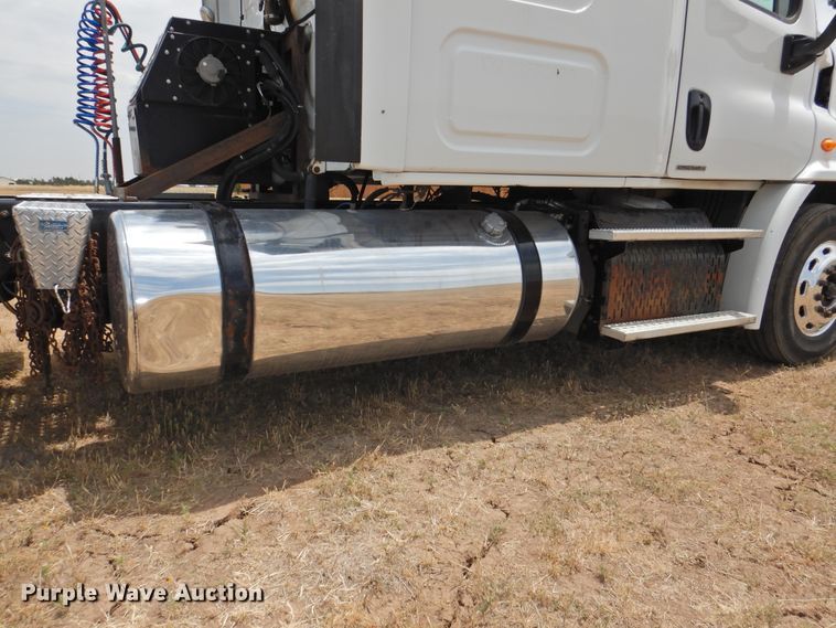 image for item DI0169 2012 Freightliner Cascadia  semi truck