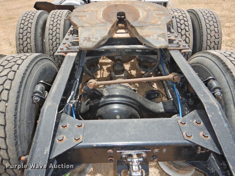 image for item DI0169 2012 Freightliner Cascadia  semi truck