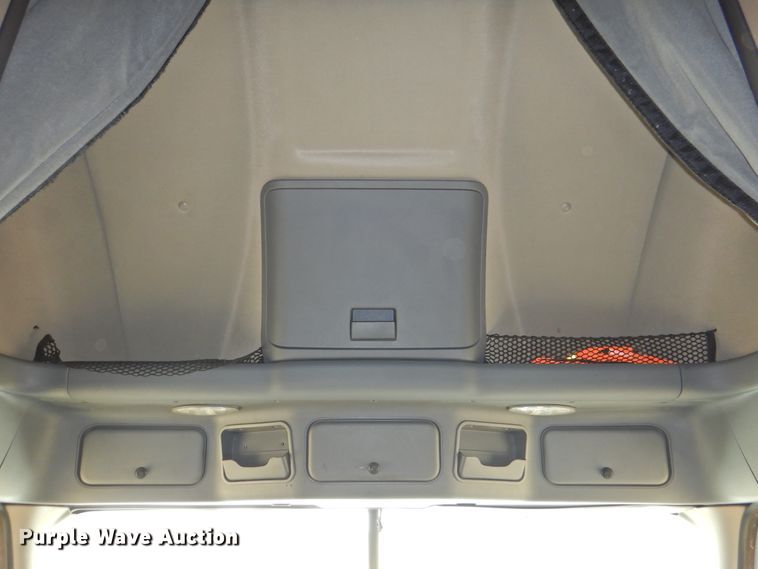 image for item DI0169 2012 Freightliner Cascadia  semi truck