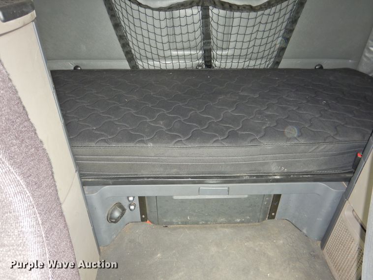 image for item DI0169 2012 Freightliner Cascadia  semi truck