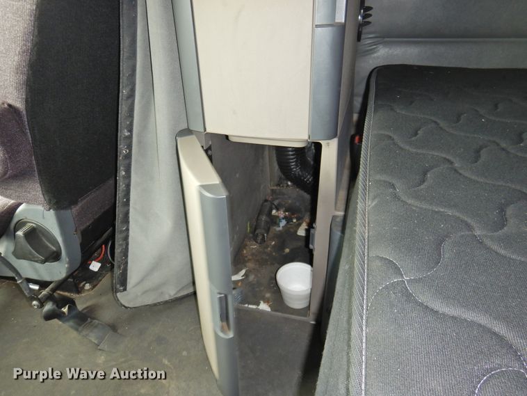 image for item DI0169 2012 Freightliner Cascadia  semi truck