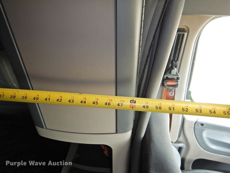 image for item DI0169 2012 Freightliner Cascadia  semi truck