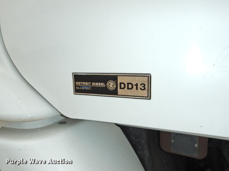 image for item DI0169 2012 Freightliner Cascadia  semi truck