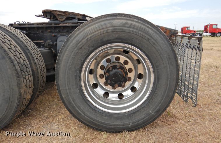 image for item DI0169 2012 Freightliner Cascadia  semi truck