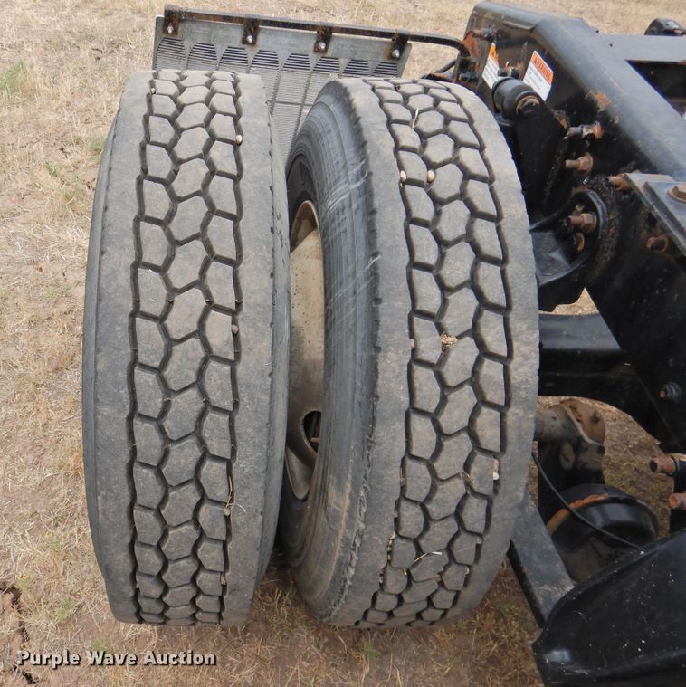 image for item DI0169 2012 Freightliner Cascadia  semi truck